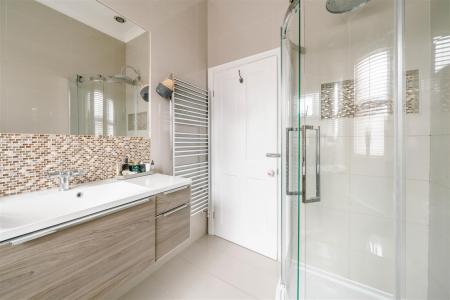 Bathroom-4.jpg