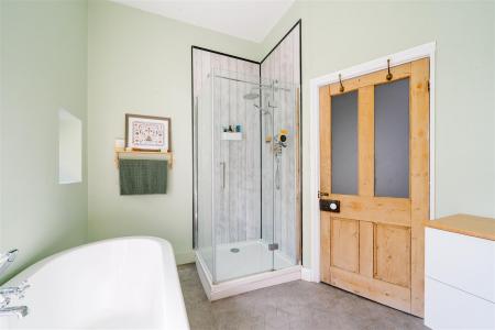 Bathroom-3.jpg