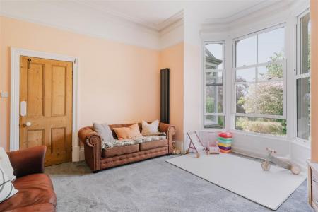 Living Room-2.jpg