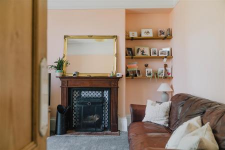 Living Room-4.jpg