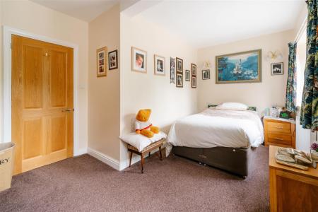 Bedroom3-2.jpg