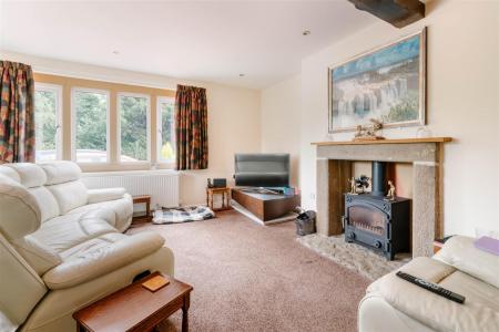 Living ROom-3.jpg