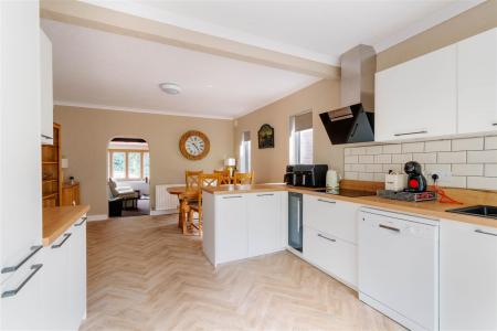 Kitchen - Diner-3.jpg