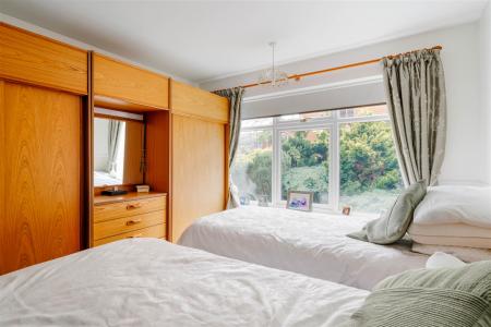 Bedroom2-2.jpg