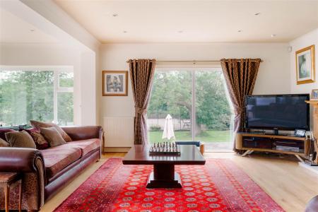 Living Room-2.jpg