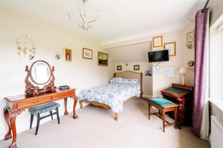 Bedroom2-2.jpg