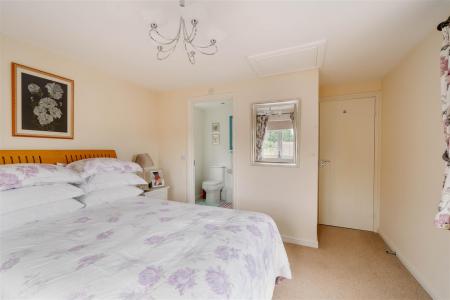 Bedroom3-3.jpg