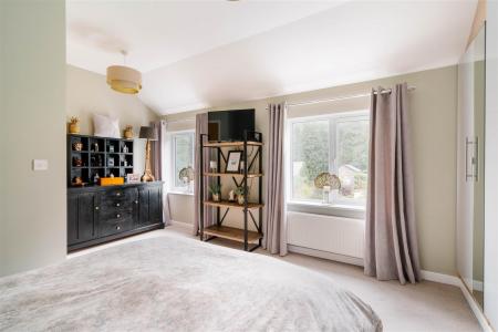 Bedroom3-3.jpg