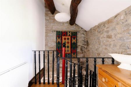 Holiday Let 2-6.jpg