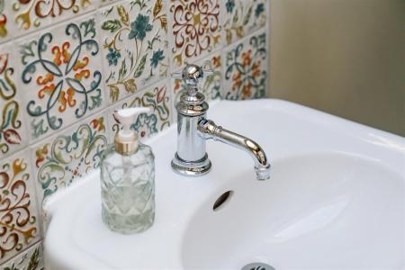 Bathroom-3.jpg