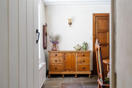 Dining Room.jpg