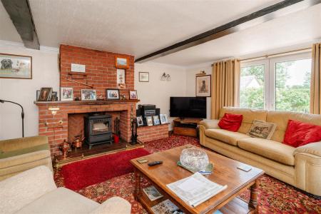 Living Room-2.jpg