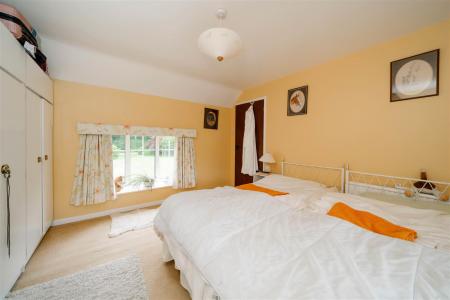 Bedroom1-3.jpg