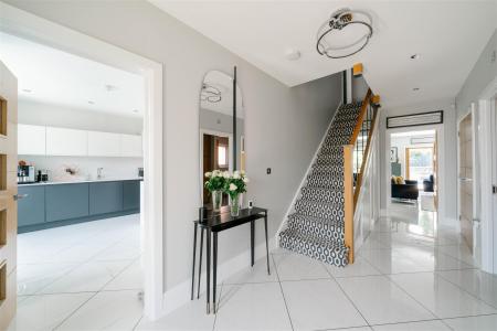 Hallway-2.jpg