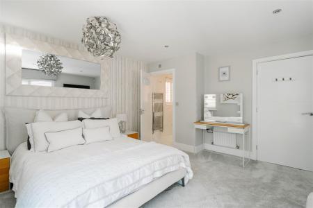 bedroom1-5.jpg