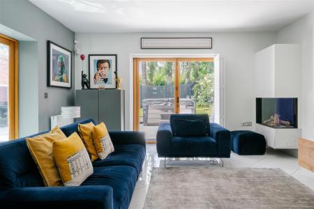 Living Room-2.jpg