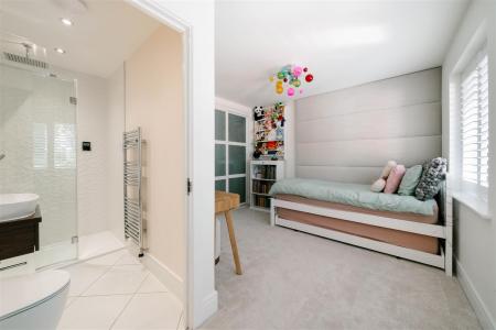 bedroom2.jpg