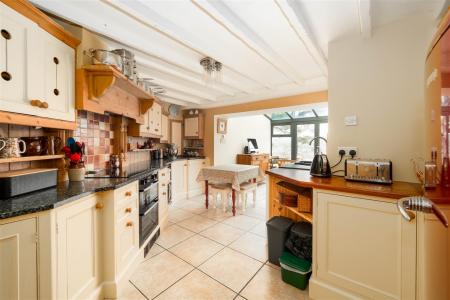 Kitchen-4.jpg