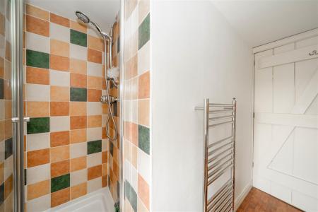 Bathroom1-3.jpg