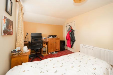 Bedroom3-2.jpg