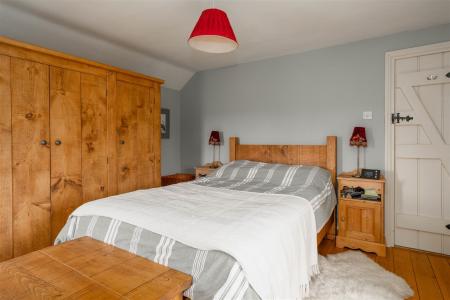 Bedroom2-2.jpg