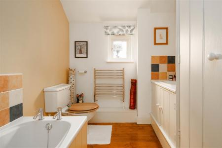 Bathroom2.jpg