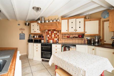 Kitchen-3.jpg