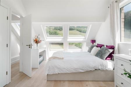 Bedroom4-2.jpg