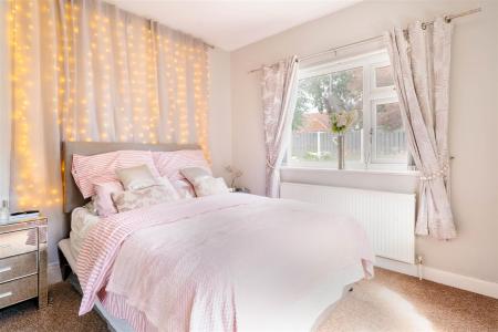 Bedroom2-2.jpg