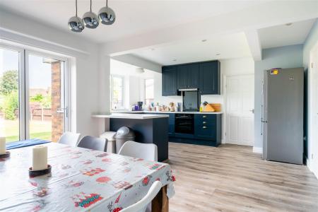 Kitchen-6.jpg