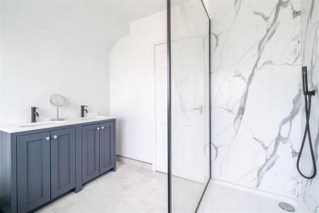 Bathroom-3.jpg
