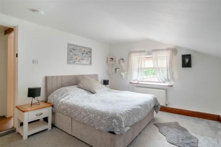 Holiday Let 3-20.jpg