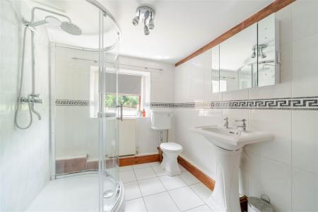 Holiday Let 3-23.jpg