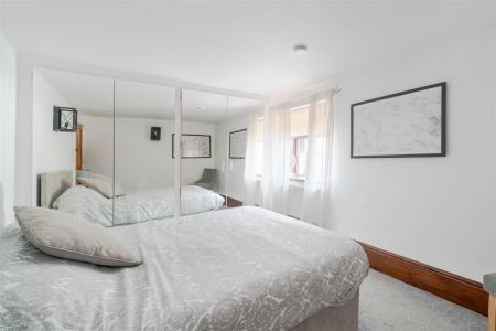Holiday Let 3-24.jpg