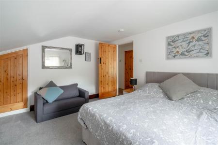 Holiday Let 3-21.jpg