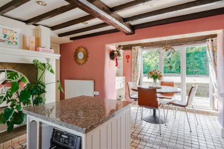 Kitchen-4.jpg