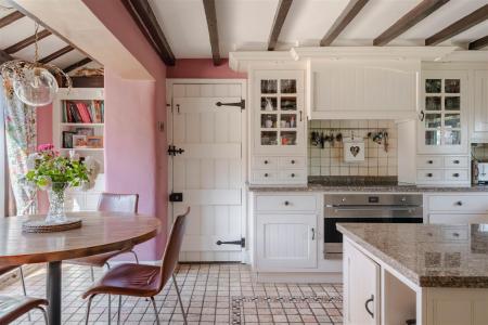 Kitchen.jpg