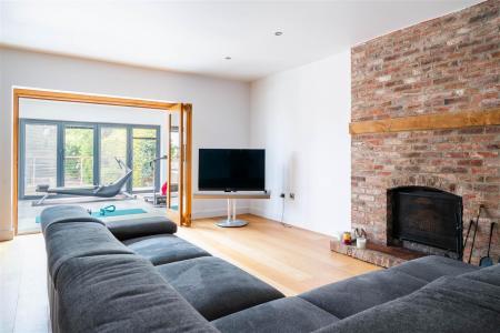 Living Room-4.jpg