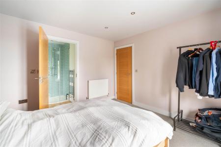 Bedroom3-2.jpg