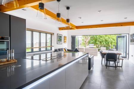 Kitchen-5.jpg