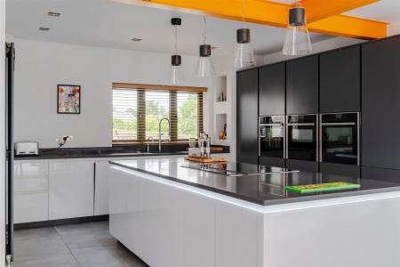 Kitchen-8.jpg