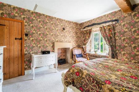 Bedroom2-2.jpg