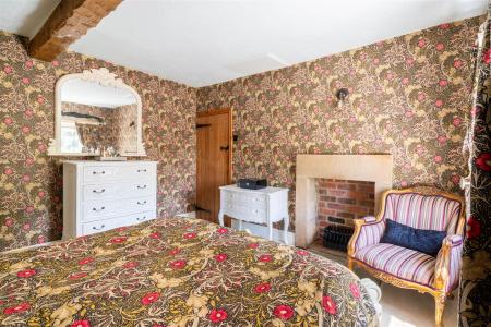Bedroom2-3.jpg