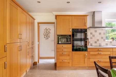 Kitchen-4.jpg