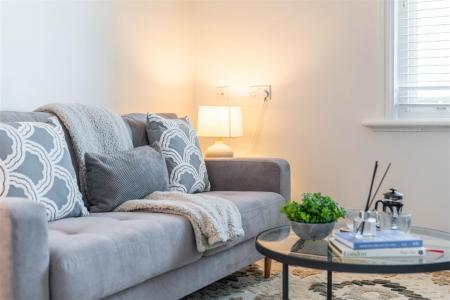 Living Room-5.jpg
