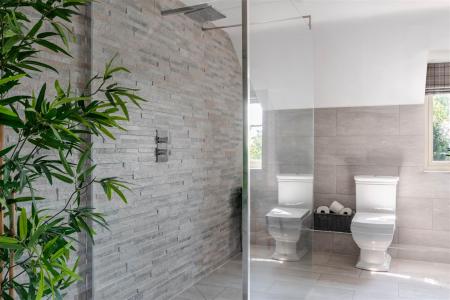 Bathroom-4.jpg