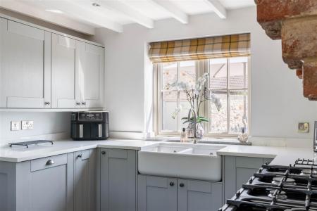 Kitchen-4.jpg