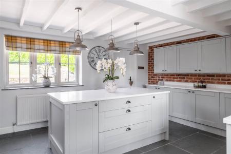 Kitchen-7.jpg
