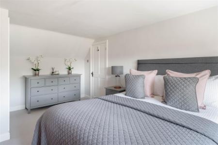 Bedroom3-3.jpg