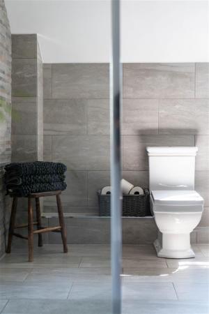 Bathroom-5.jpg